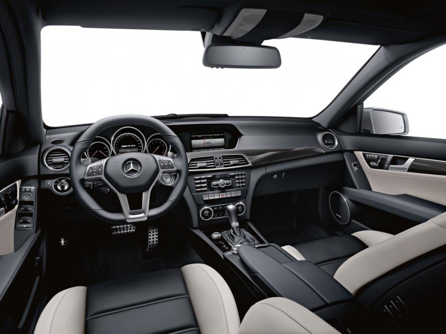  Mercedes-Benz C-Class 2013 года  (фото 2 из 15)